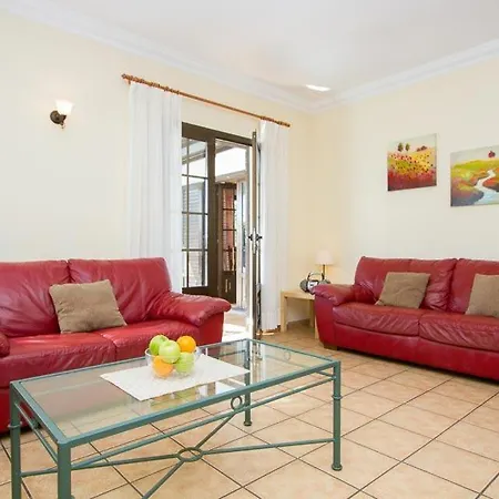 In Puerto Del Carmen Sleeps 10 With Pool Air Con And Wifi * Пуерто-дель-Кармен