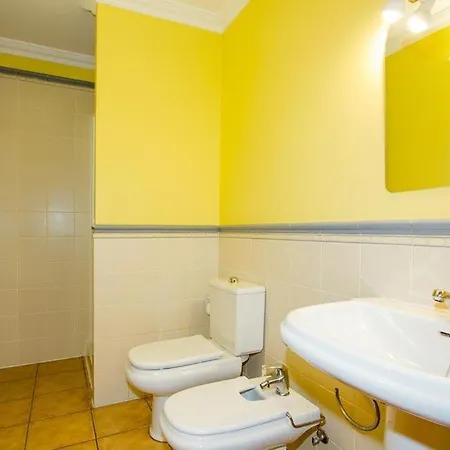 Вілла In Puerto Del Carmen Sleeps 10 With Pool Air Con And Wifi