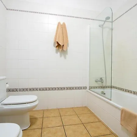 In Puerto Del Carmen Sleeps 10 With Pool Air Con And Wifi * Пуерто-дель-Кармен