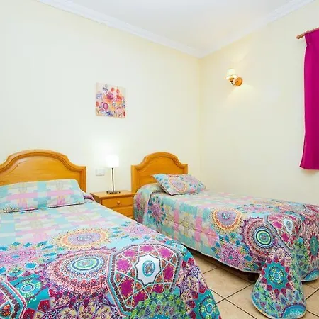 In Puerto Del Carmen Sleeps 10 With Pool Air Con And Wifi Villa *